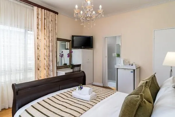 Auriols Guest House Parow
