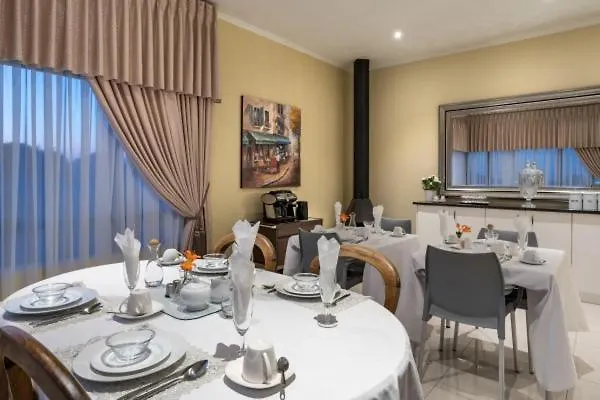 ***  Auriols Guest House Parow Güney Afrika